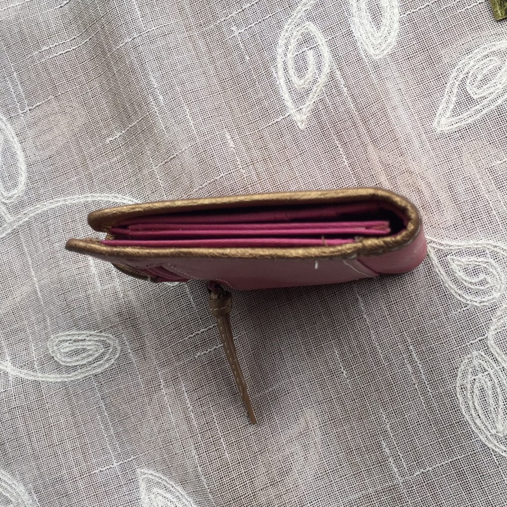 Fossil Leather Wallet – Pink Floral Embossed - Picture 6 of 6